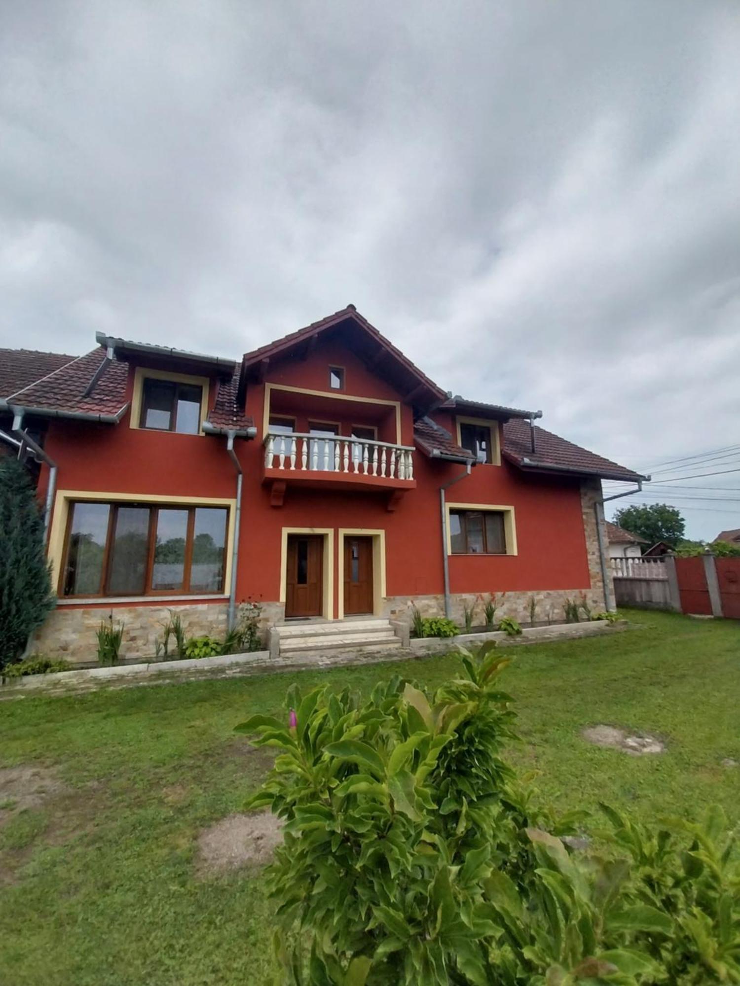 Serena House Кырцишоара Экстерьер фото