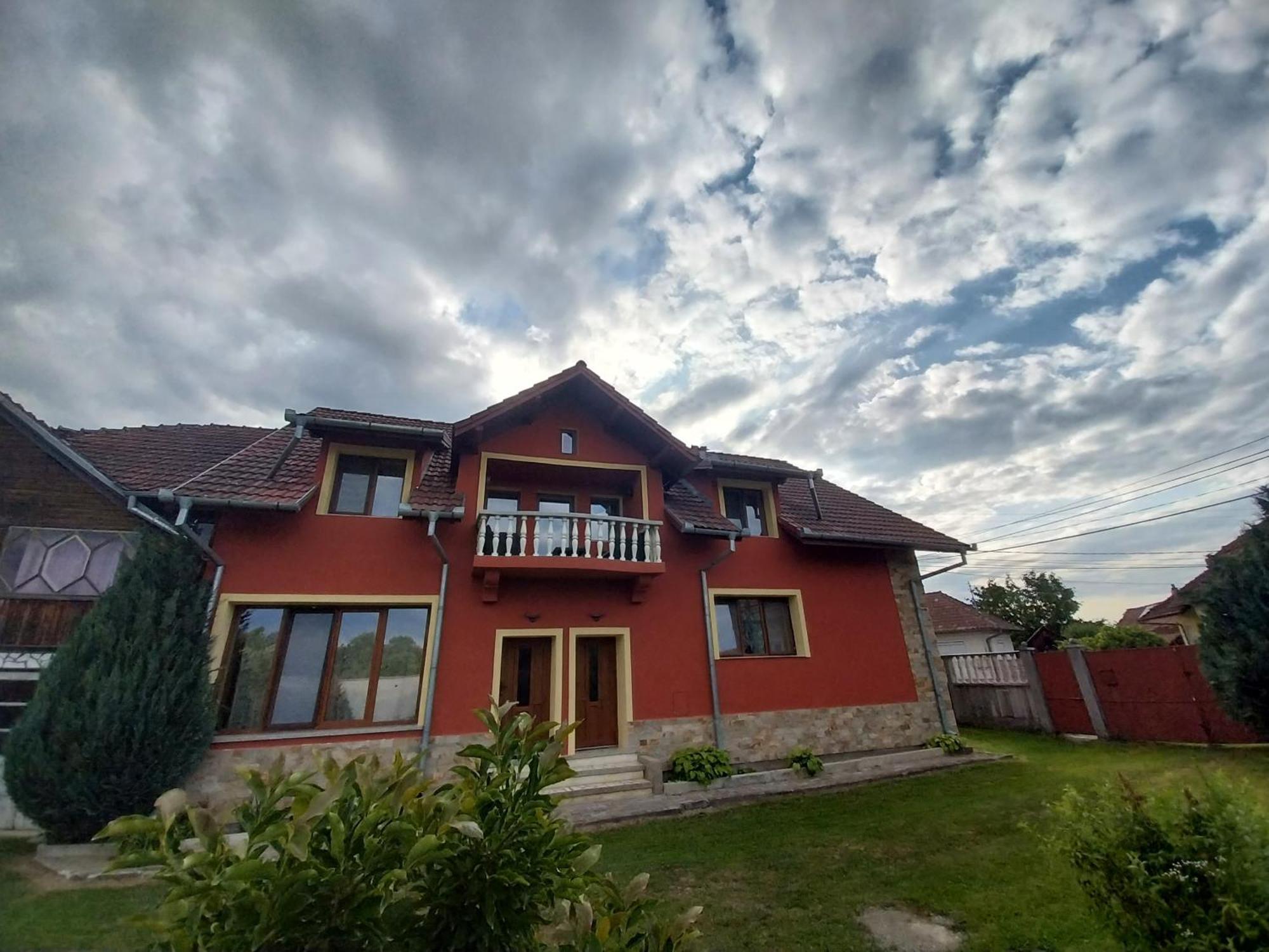 Serena House Кырцишоара Экстерьер фото